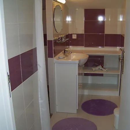 Authentique Avec Terrasse, Jardin Clos Et Wifi A - Fr-1-426-140