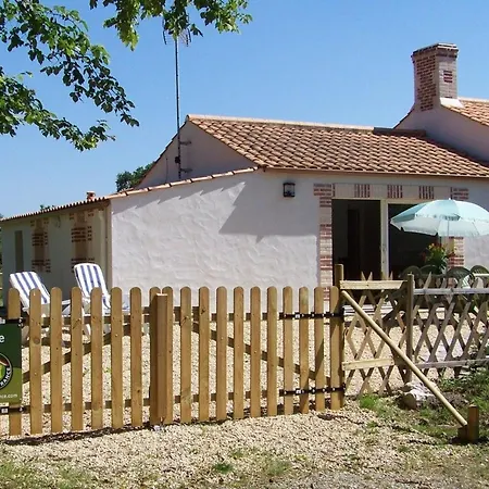 Hébergement de vacances Authentique Avec Terrasse, Jardin Clos Et Wifi à - Fr-1-426-140 La Garnache