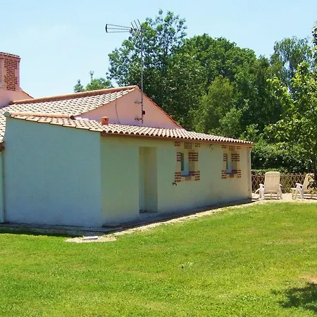Authentique Avec Terrasse, Jardin Clos Et Wifi A * La Garnache
