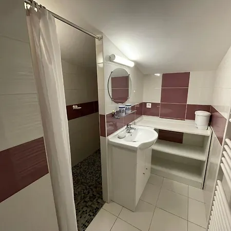 Authentique Avec Terrasse, Jardin Clos Et Wifi A - Fr-1-426-140 Holiday home