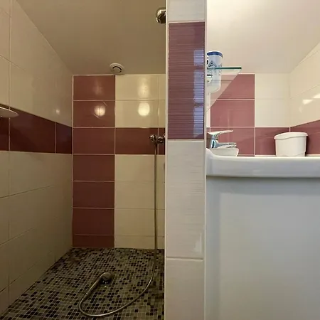 Authentique Avec Terrasse, Jardin Clos Et Wifi A - Fr-1-426-140