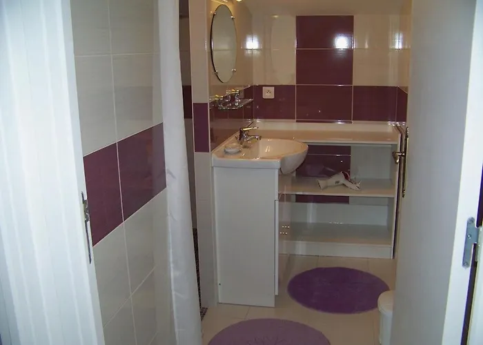 Authentique Avec Terrasse, Jardin Clos Et Wifi A - Fr-1-426-140