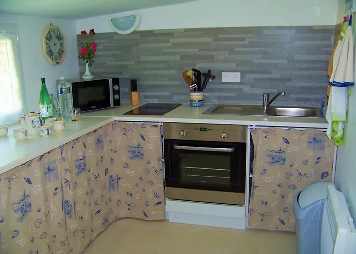 Authentique Avec Terrasse, Jardin Clos Et Wifi A - Fr-1-426-140 Nyaraló *