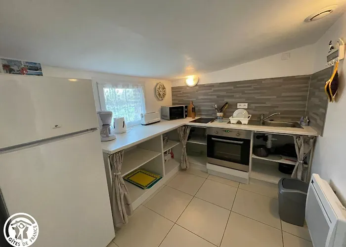 Сasa de vacaciones Authentique Avec Terrasse, Jardin Clos Et Wifi A - Fr-1-426-140 La Garnache